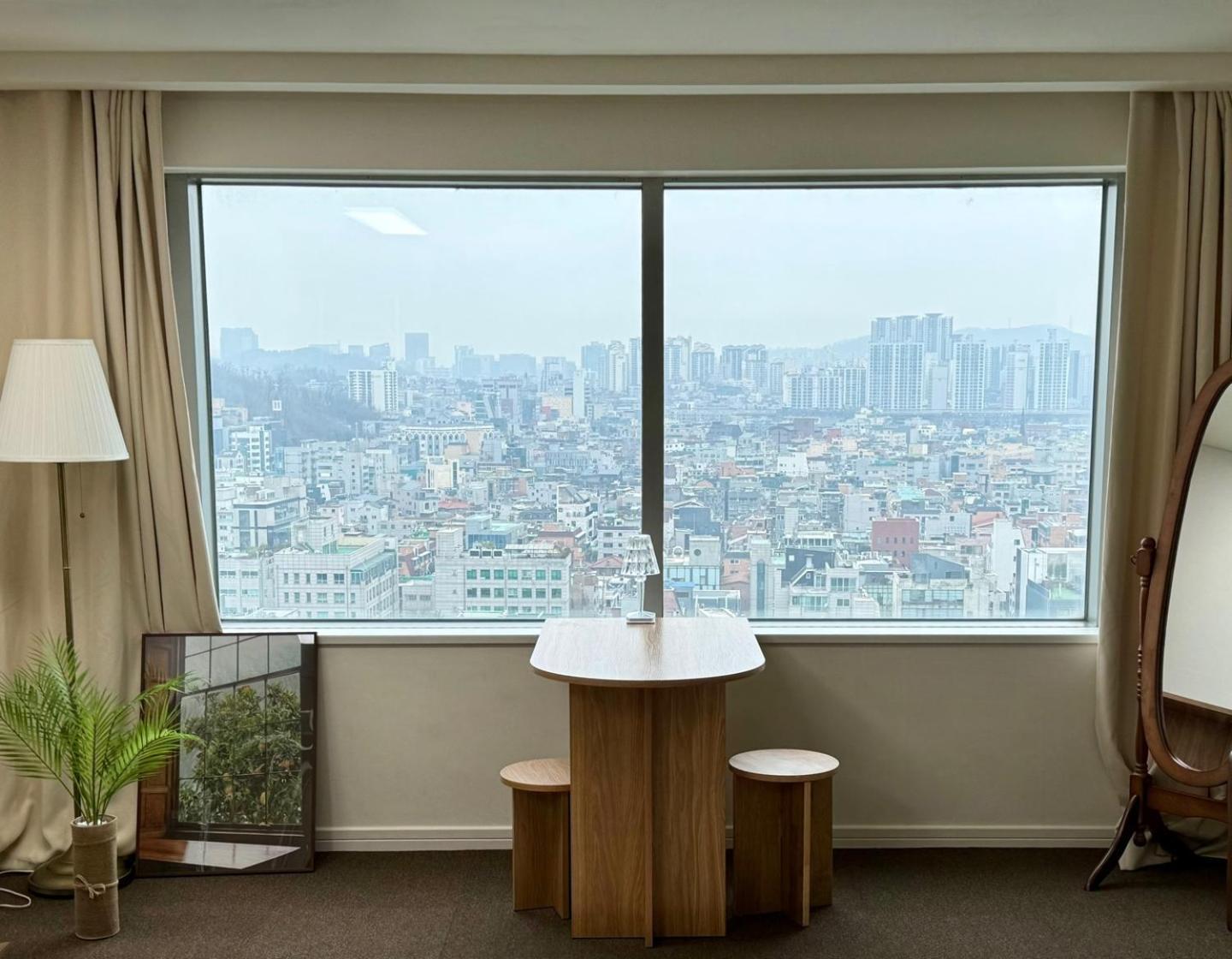 Panorama View, Hongdae Apartment